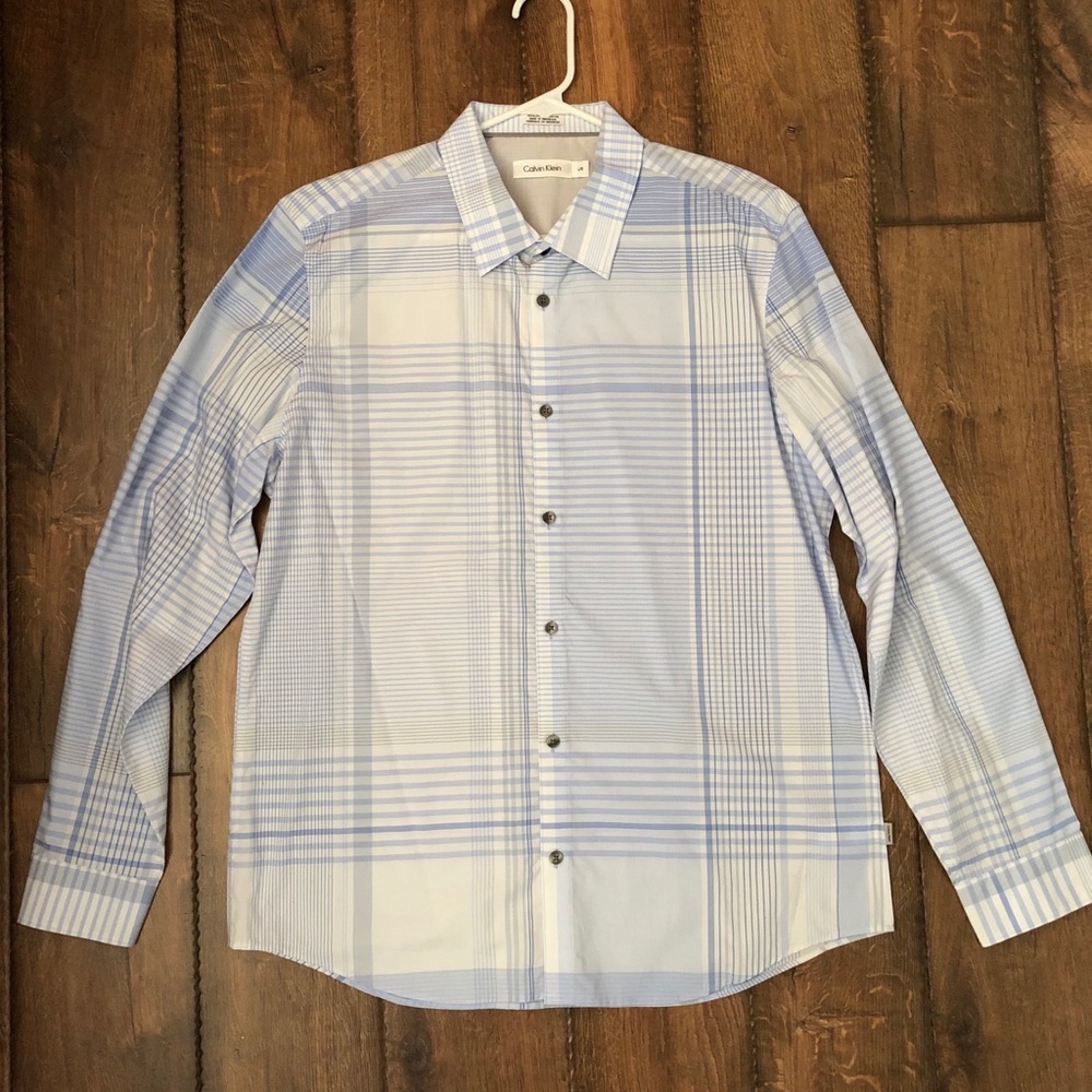 Calvin Klein patterned button down dress shirt